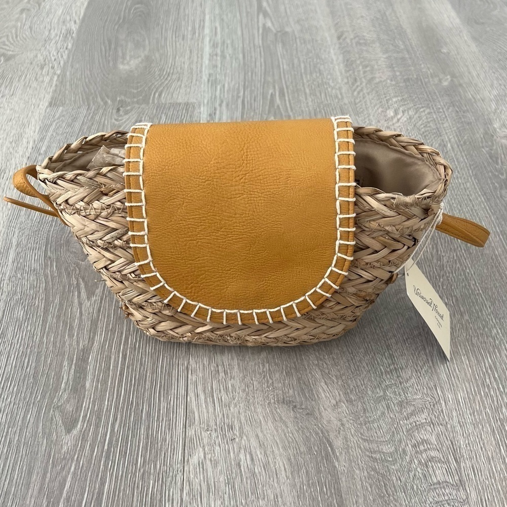 Universal Thread Straw Cross bag. - Picture 2 of 6